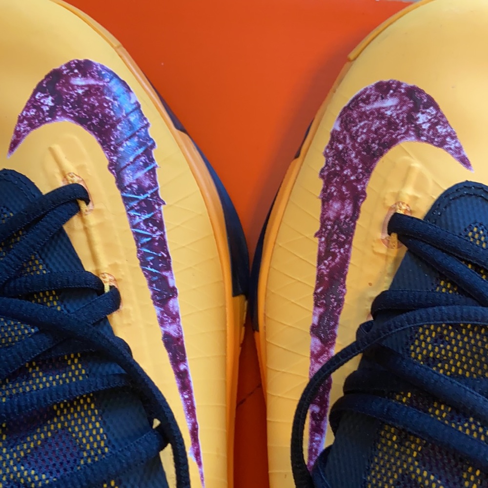 Shoes - Picture 6 of 13
